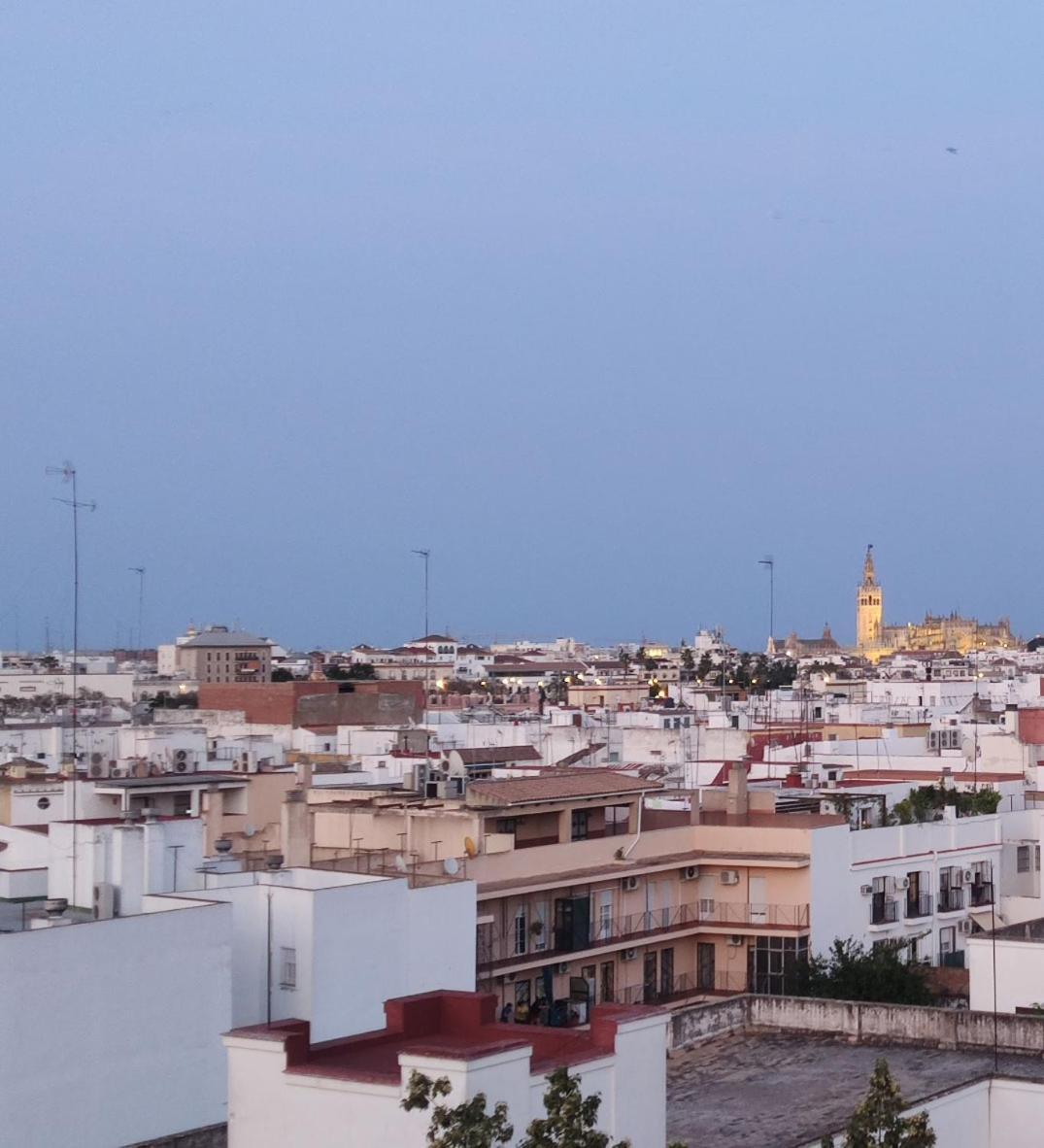 Triana Autentica Apartment Sevilla Bagian luar foto